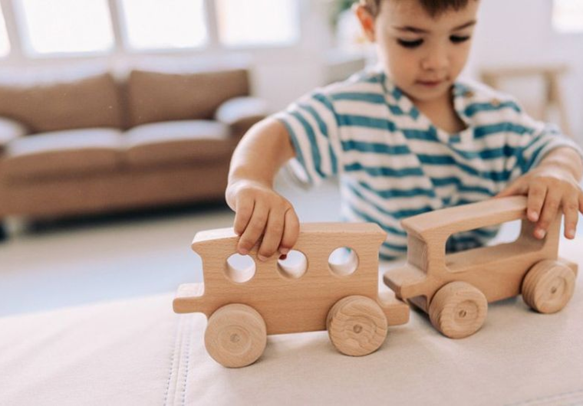 ▷ ¿Cómo la donación de juguetes puede estimular la imaginación y la creatividad de los niños menos privilegiados?